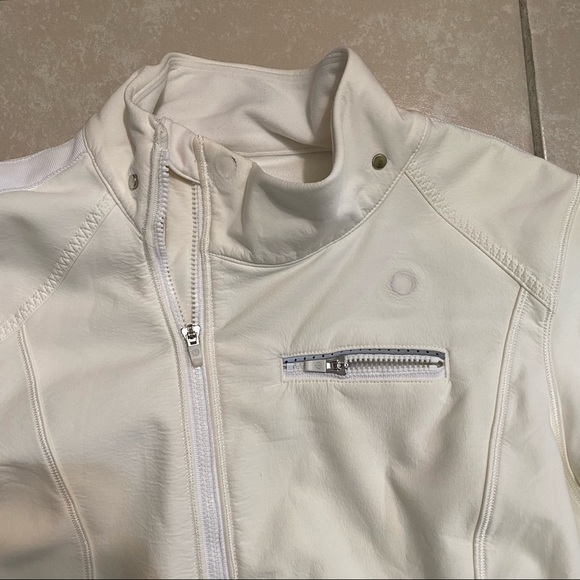 Lululemon Jacket - Picture 5 of 11